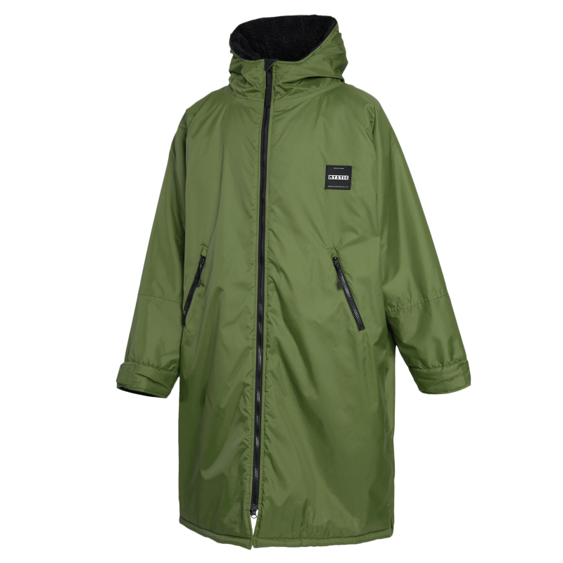 Mystic Poncho Explore in Lavendelblau, Oversized Regenjacke mit Kapuze, Reißverschluss und Taschen, Frontansicht