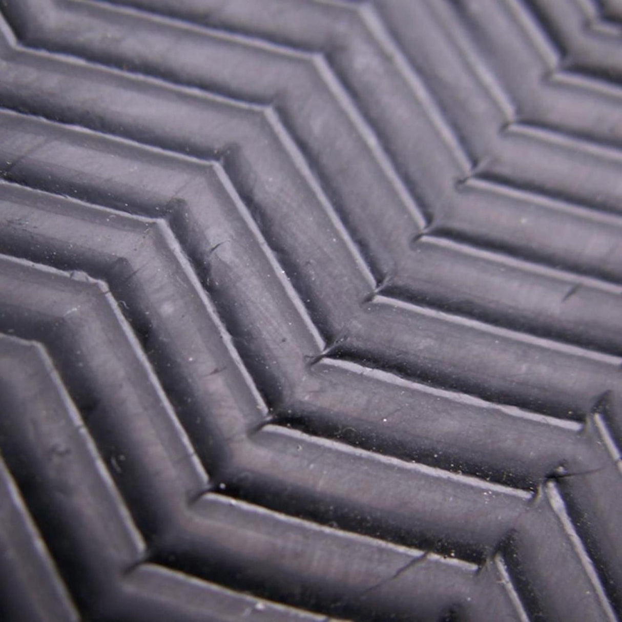 Atan Sunfast Neoprenschuh 3mm, schwarze Sohle mit Profilmuster, Detailaufnahme der Lauffläche
