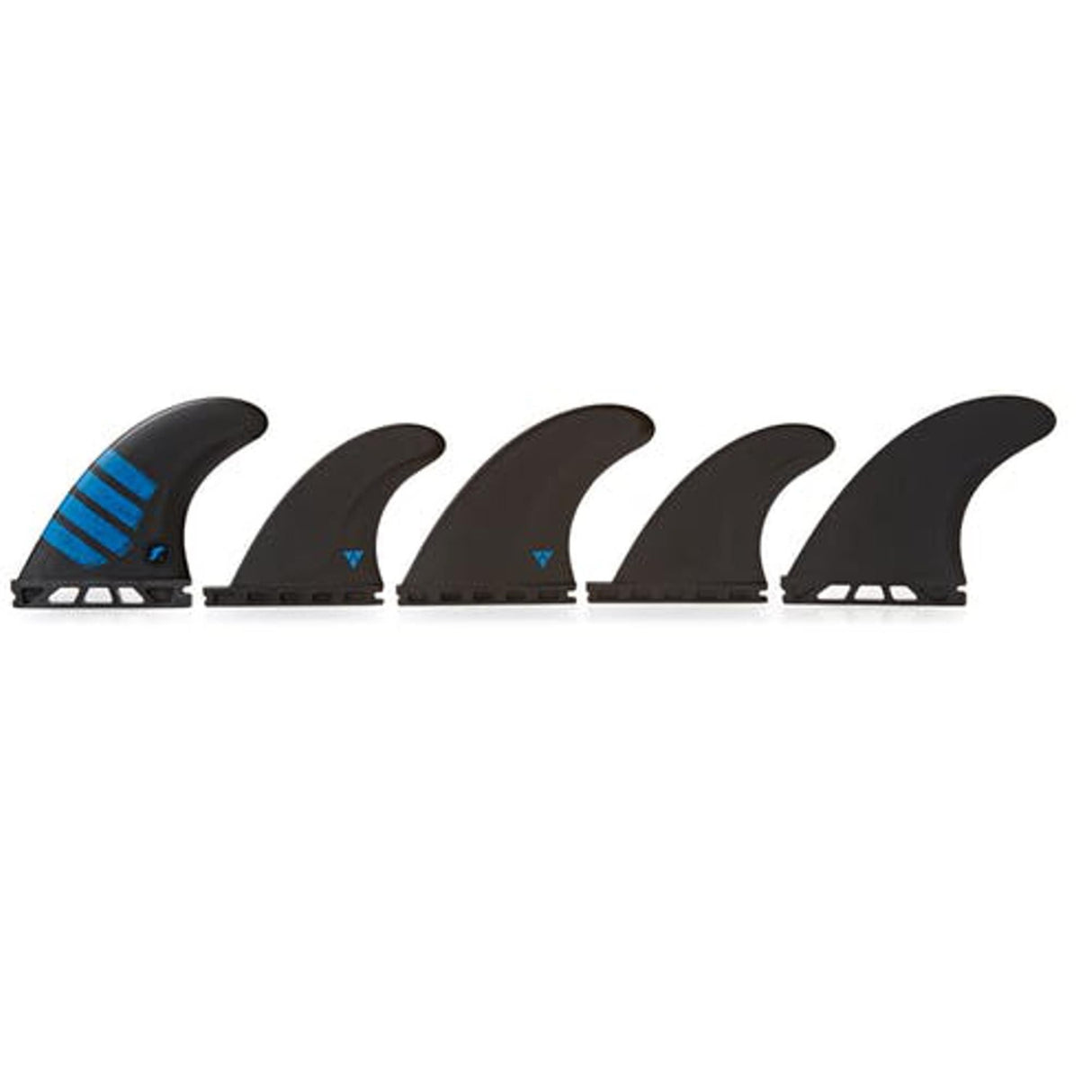 Futures Quad Thruster 5 Fin Set F6 Alpha, fünf schwarze Surfflossen mit blauem Akzent, Seitenansicht