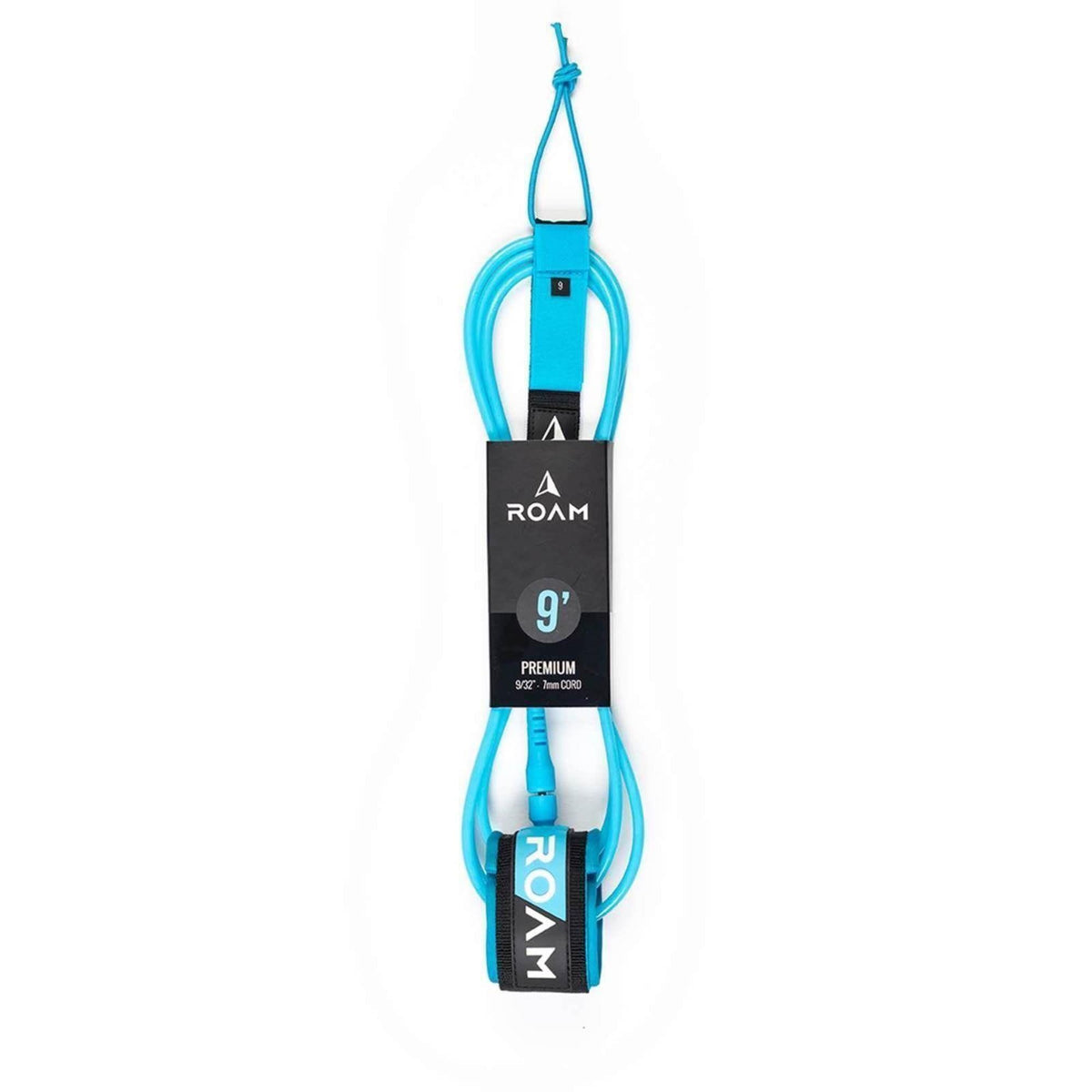 Roam Surfboard Leash Premium in Hellblau, aufgerollt mit schwarzem Branding-Label, Frontalansicht