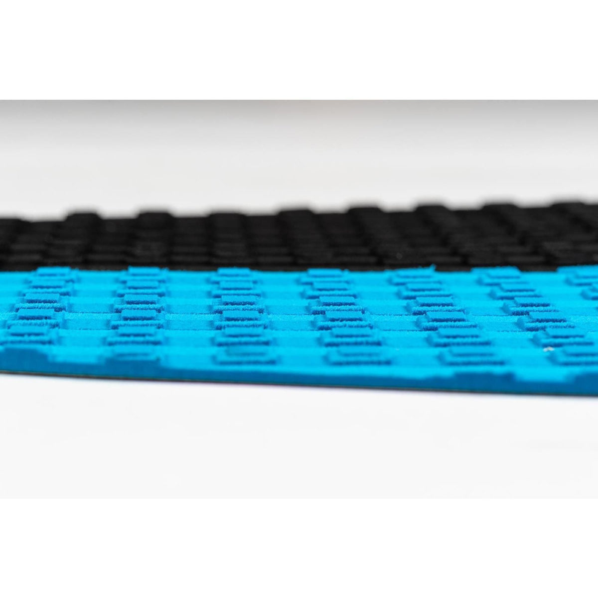 Roam Footpad Deck Grip Traction Pad 2-tlg, zweiteiliges Griffband in Blau und Schwarz, Seitenansicht