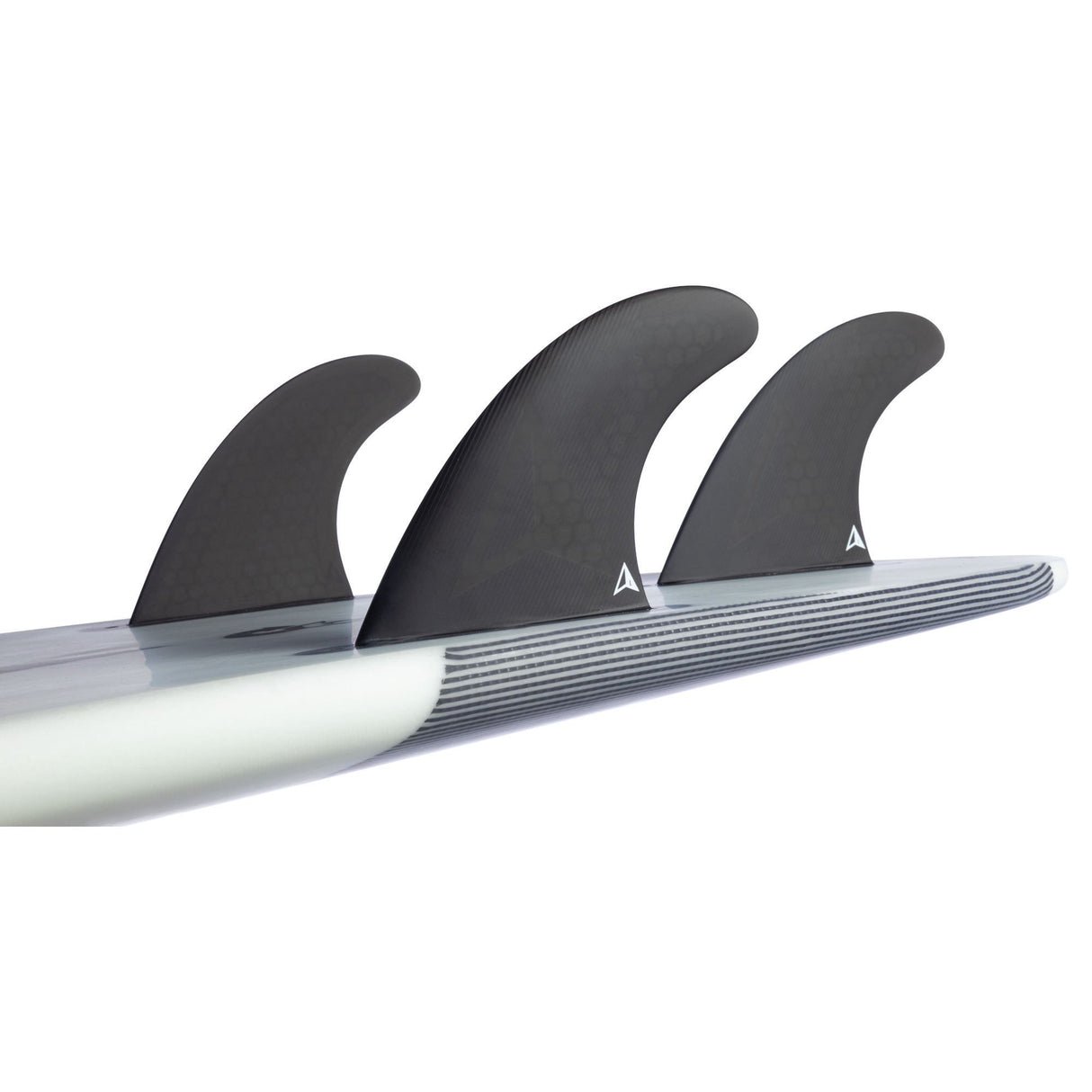 Roam Thruster Fin Set Allround FCS mit drei schwarzen Flossen und grauem Base, Seitenansicht