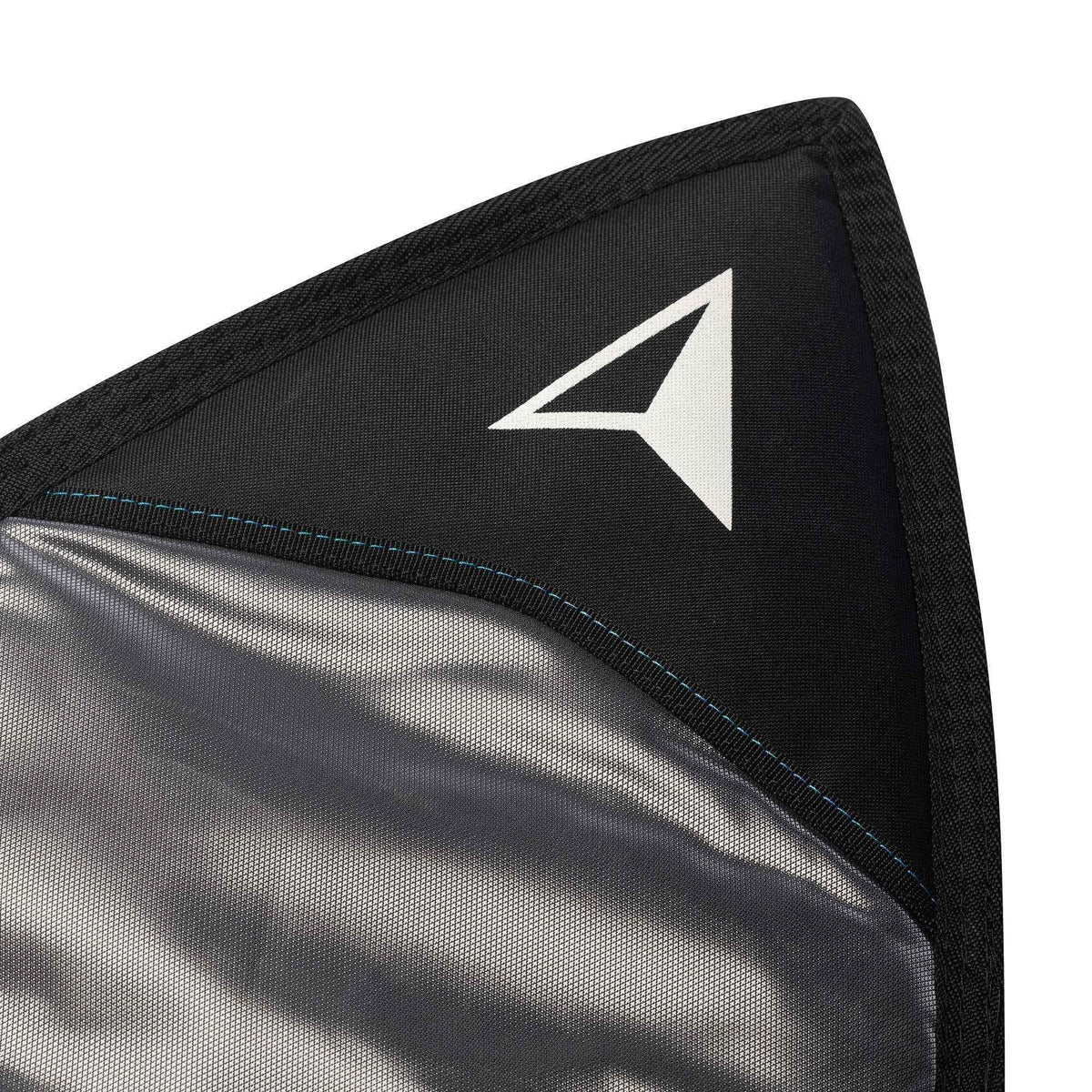 ROAM Surfboard Tech Bag Fish PLUS, schwarze Transporttasche mit weißem Logo, Detailansicht Material und Verschluss