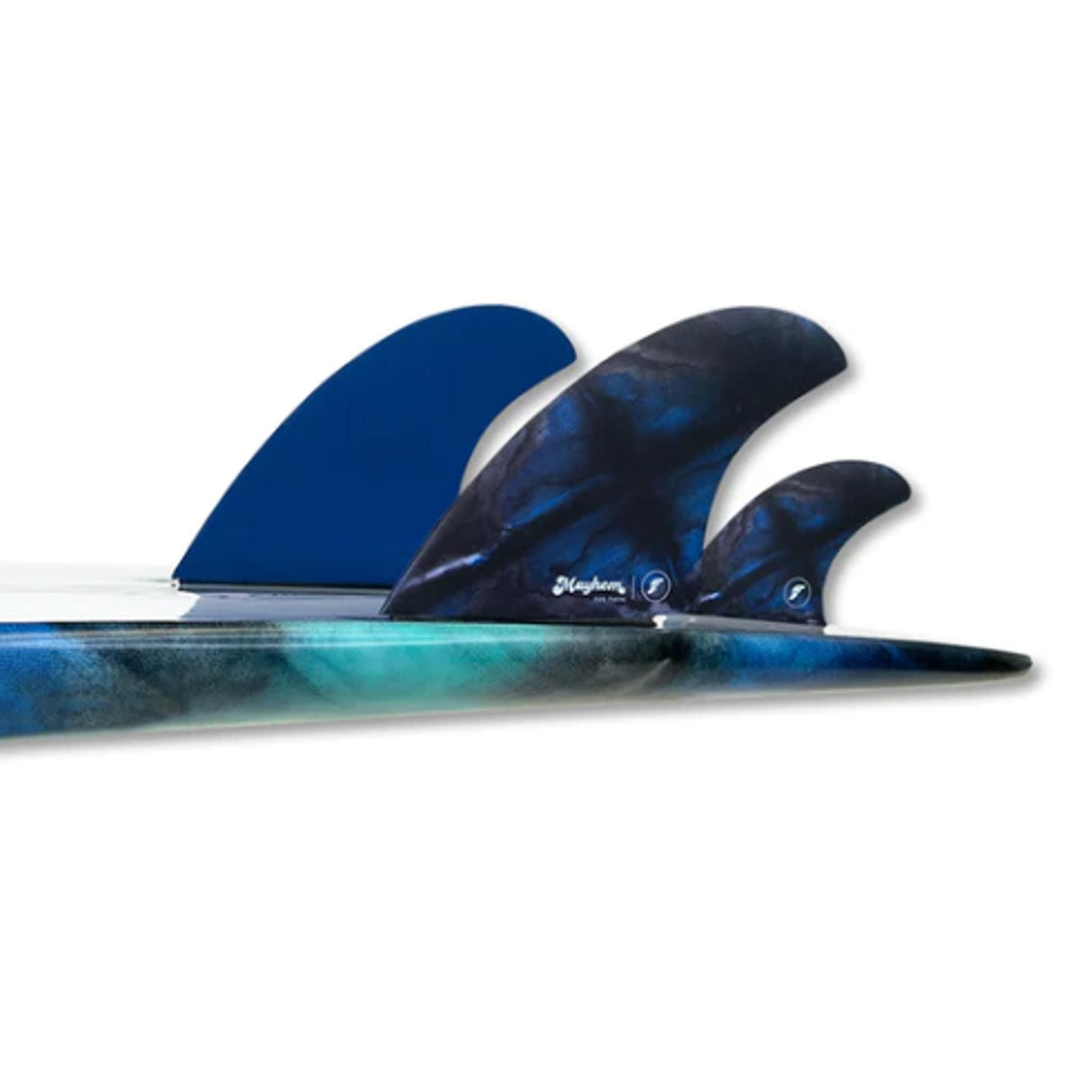 Futures Twin+1 Fin Set Mayhem Evil Honeycomb, drei Finnen in Blau und Schwarz mit Honeycomb-Material auf Surfboard