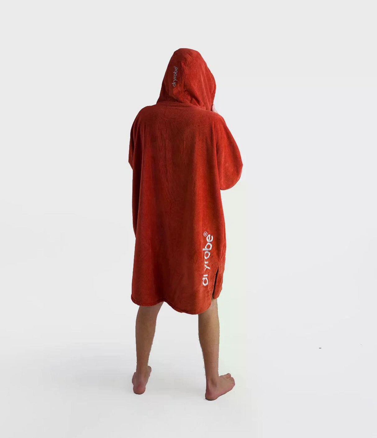 Dryrobe Fullzip Handtuchmantel aus Bio-Baumwolle in Rot, Rückansicht mit Kapuze und durchgehendem Reißverschluss
