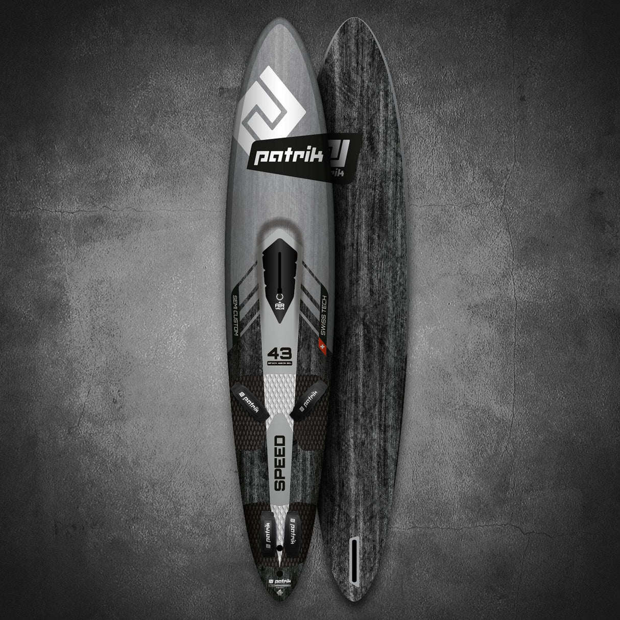 Patrik Speed Wakeboard, schwarz-weiß, Oberseite und Unterseite, modernes Design mit Patrik-Logo und Speed-Beschriftung