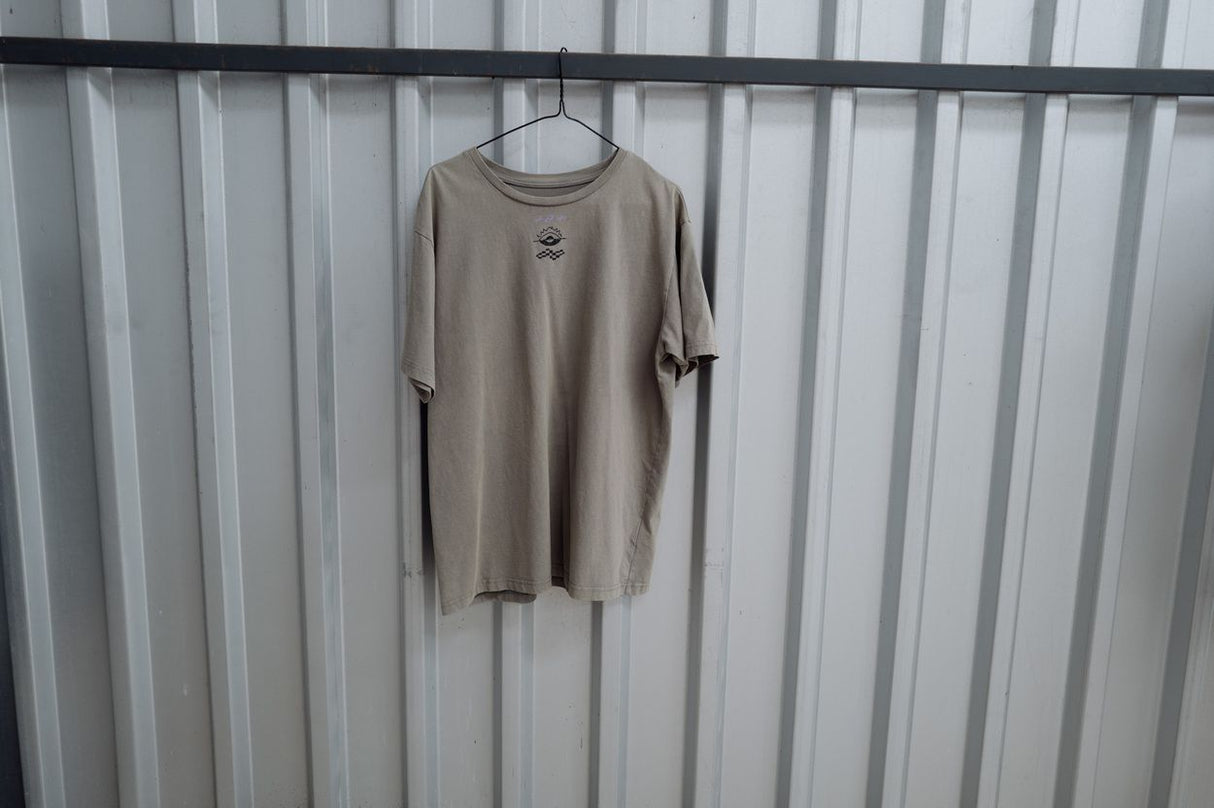 ION Mood 2026 Oversized T-Shirt in Beige, hängend an Garderobe