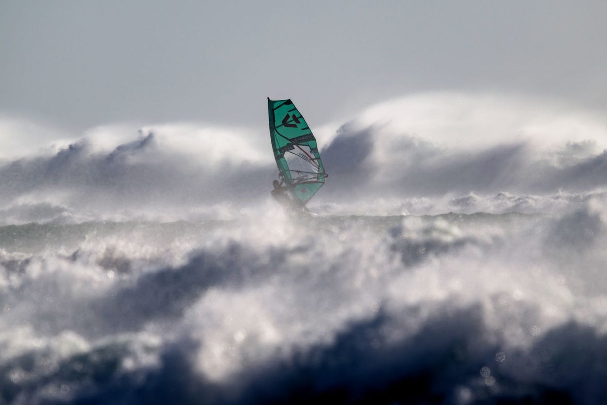 ION Uphaul Line Grip 2026 Griffband in Schwarz und Grün, Nahaufnahme des Griffs mit strukturiertem Material für optimale Kontrolle beim Windsurfen