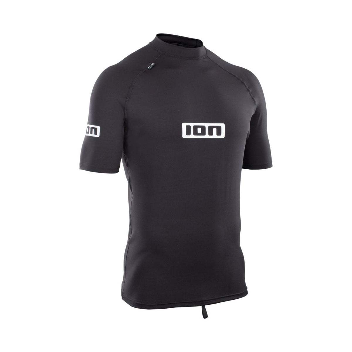 ION Promo Rashguard 2026 schwarzes Funktionsshirt mit Kurzarm und weißem ION-Logo, Frontansicht