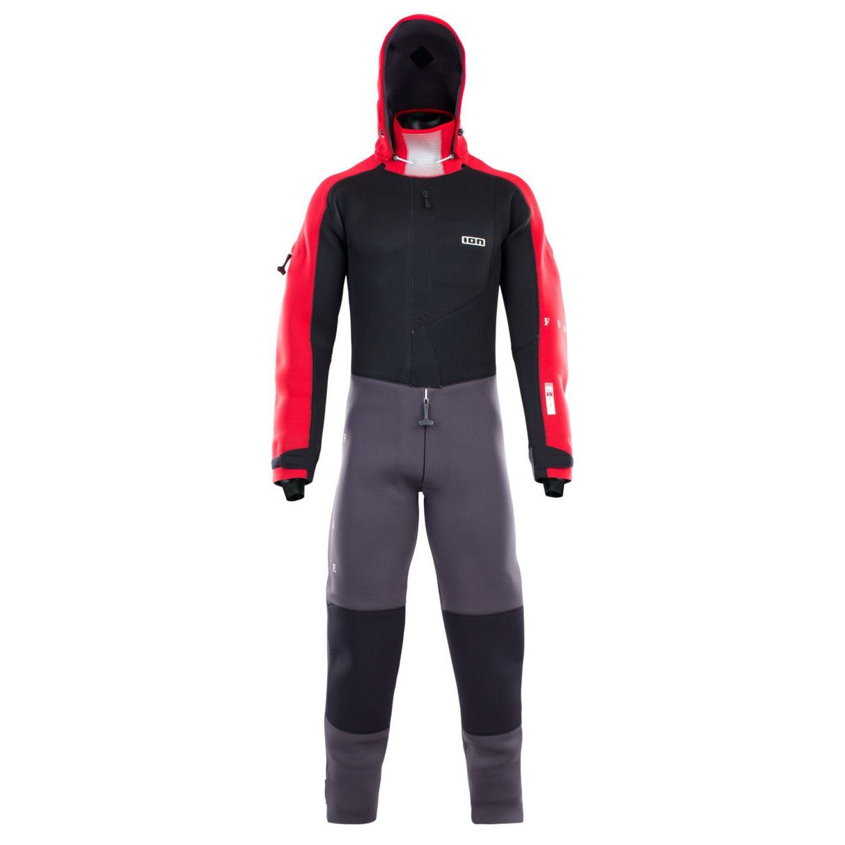 ION Fuse Drysuit 4/3 Back Zip schwarz/rot, Frontalansicht mit Kapuze, Neopren-Tauchanzug für Wassersport