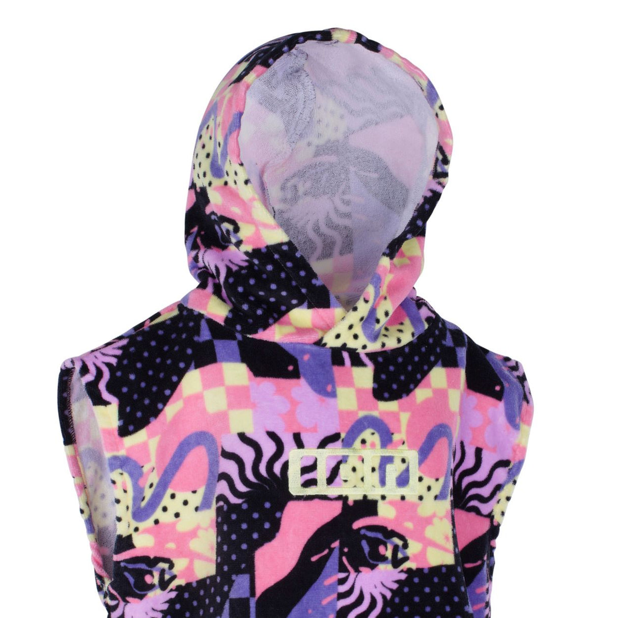 ION Poncho Mini Grom 2024 mit buntem abstraktem Muster in Rosa, Violett und Schwarz, Frontalansicht auf Mannequin