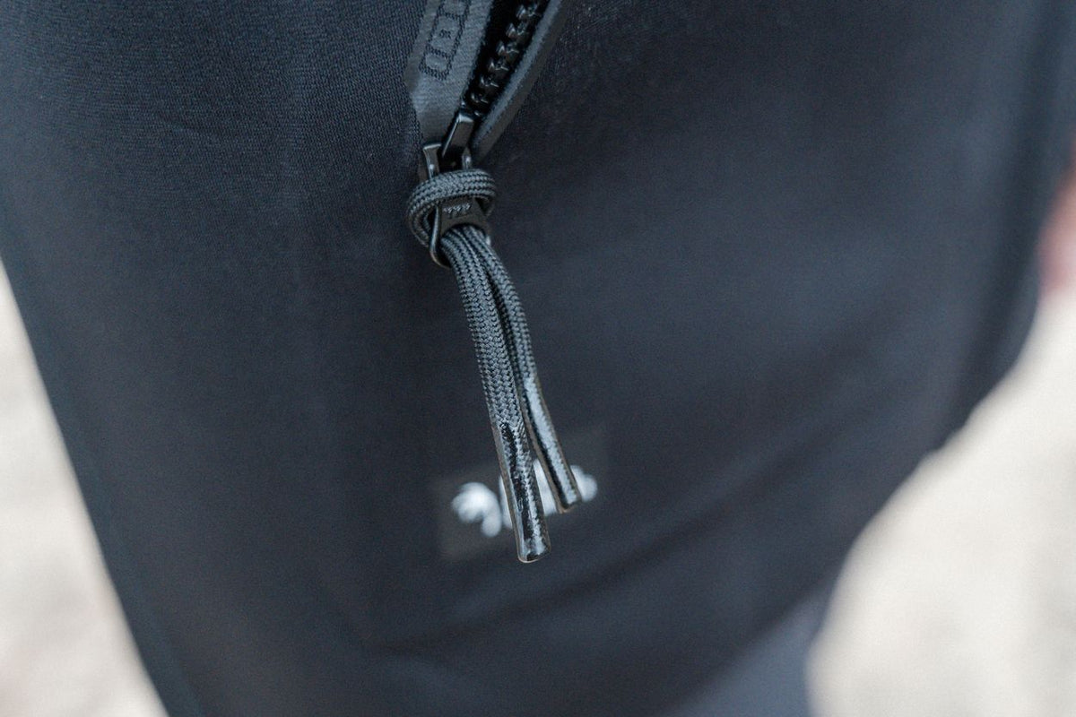 ION Neo Shelter Jacket Amp Herren 2024 in Dunkelblau mit Reißverschlussdetail, Nahaufnahme