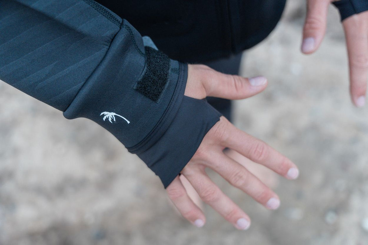 ION Neo Shelter Jacket Amp Herren dunkelblau, Detailansicht Ärmel mit Klettverschluss und Logo