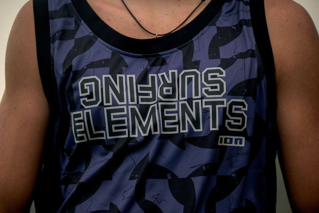 ION Basketball Shirt 2026 in Blau-Schwarz mit Camouflage-Muster und Text-Print, ärmellos, Vorderansicht
