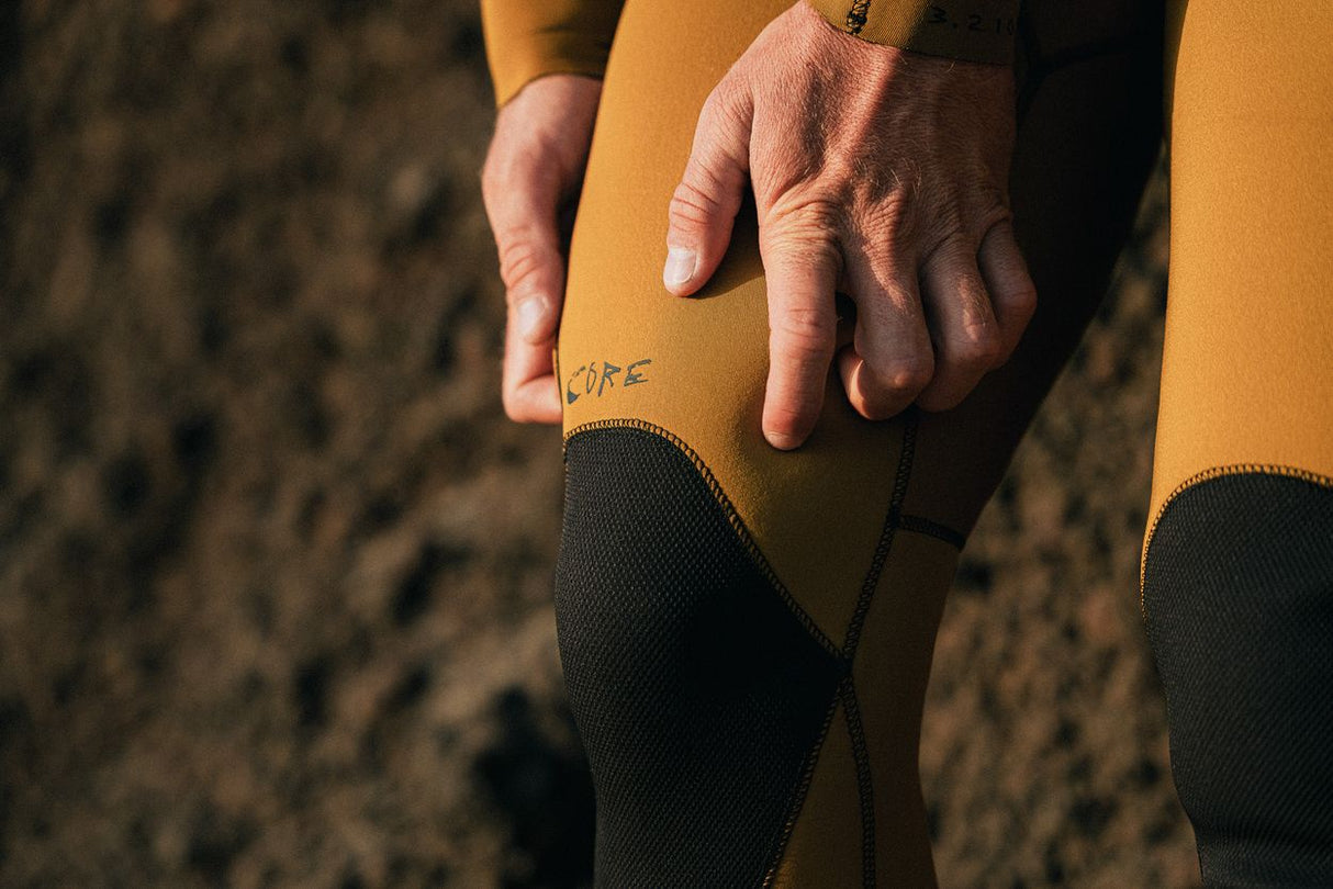 ION Seek Core 3/2 Front Zip Neoprenanzug in Gelb und Schwarz, Detail der Vorderseite mit Reißverschluss