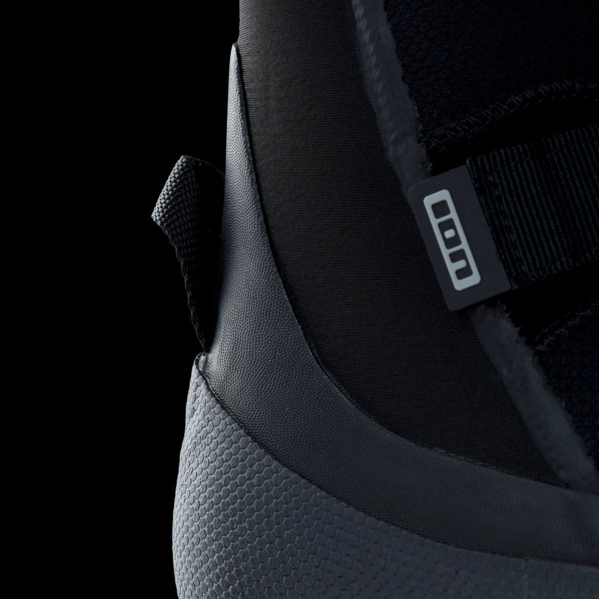 ION Collision Vest Element Side Zip 2026 schwarz mit Polsterung, Seitenreißverschluss, Detailansicht