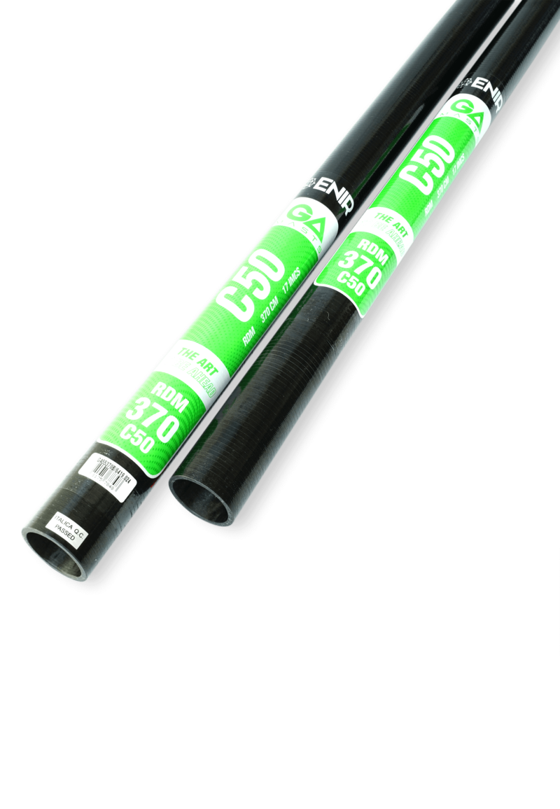 GA Masts 2026 50 RDM Windsurf-Mast schwarz mit grünen Beschriftungen, Diagonalansicht