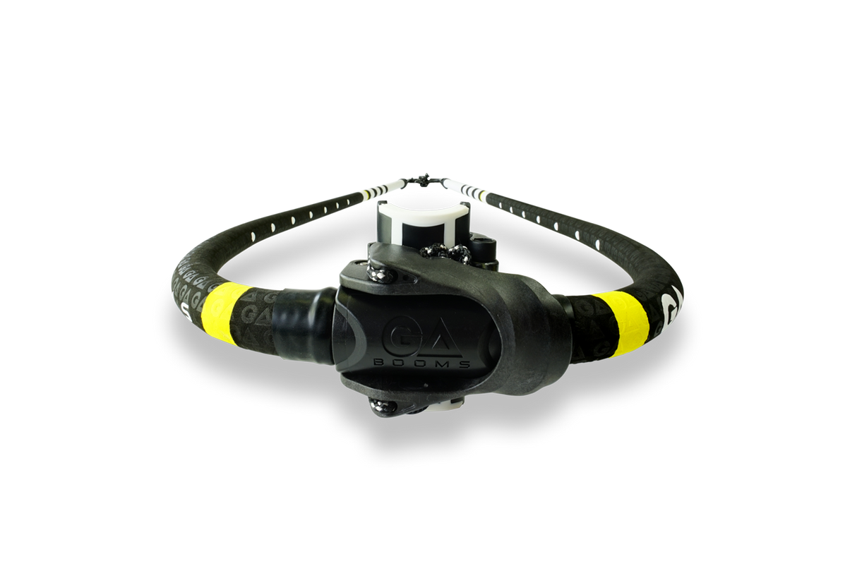 GA Booms 100% Carbon Wave 2026 Waveboardboom schwarz-gelb aus Karbon Frontalansicht