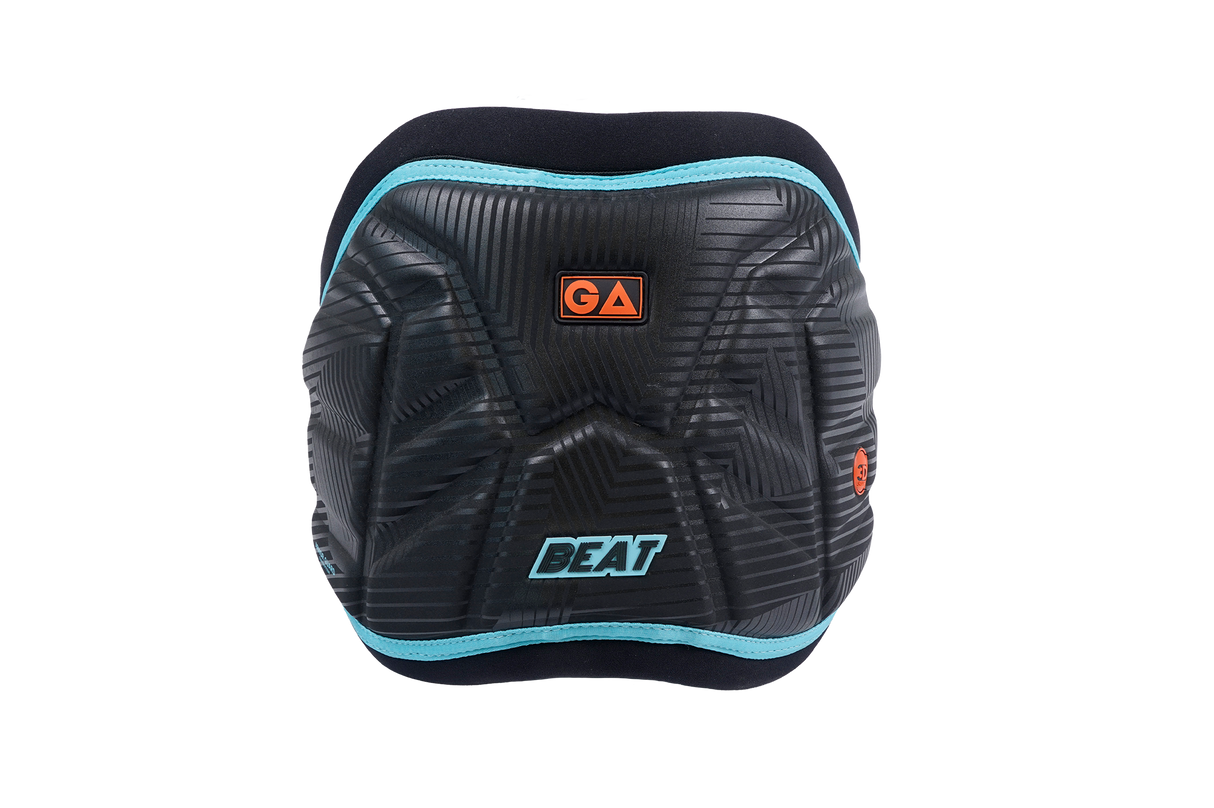 GA BEAT Waist Harness LTD 2026 in Schwarz mit türkisen Akzenten, Frontansicht, Kiteboarding-Trapez mit gepolstertem Design
