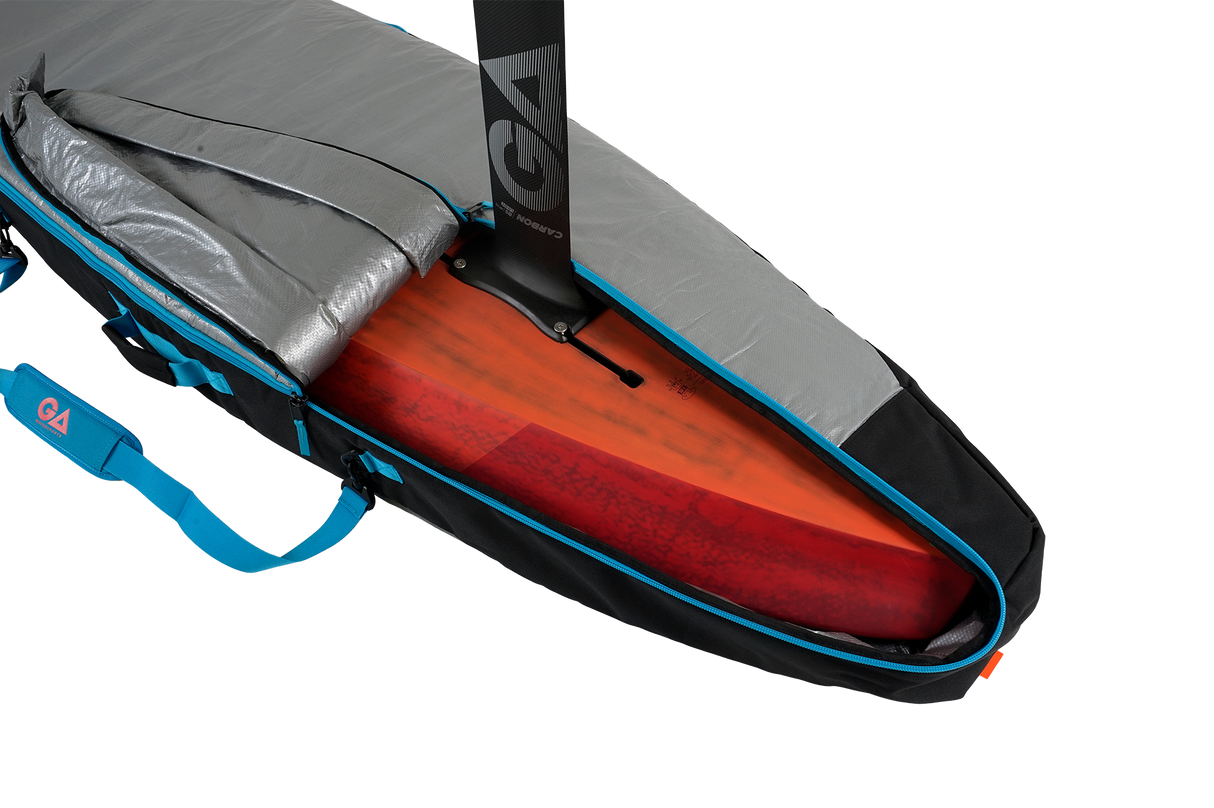 GA Wing DW Board Bag Sidewall 2026, grau-rot-blau, Transporttasche mit Seitenwand, Detailansicht