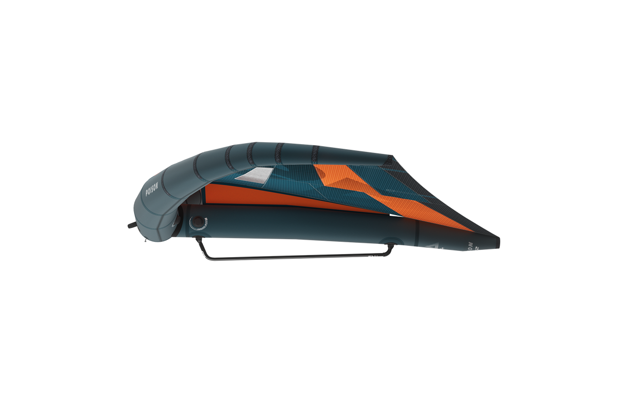GA-Wing 2026 POISON Kitewing schwarz-orange Seitenansicht mit Tragegriff