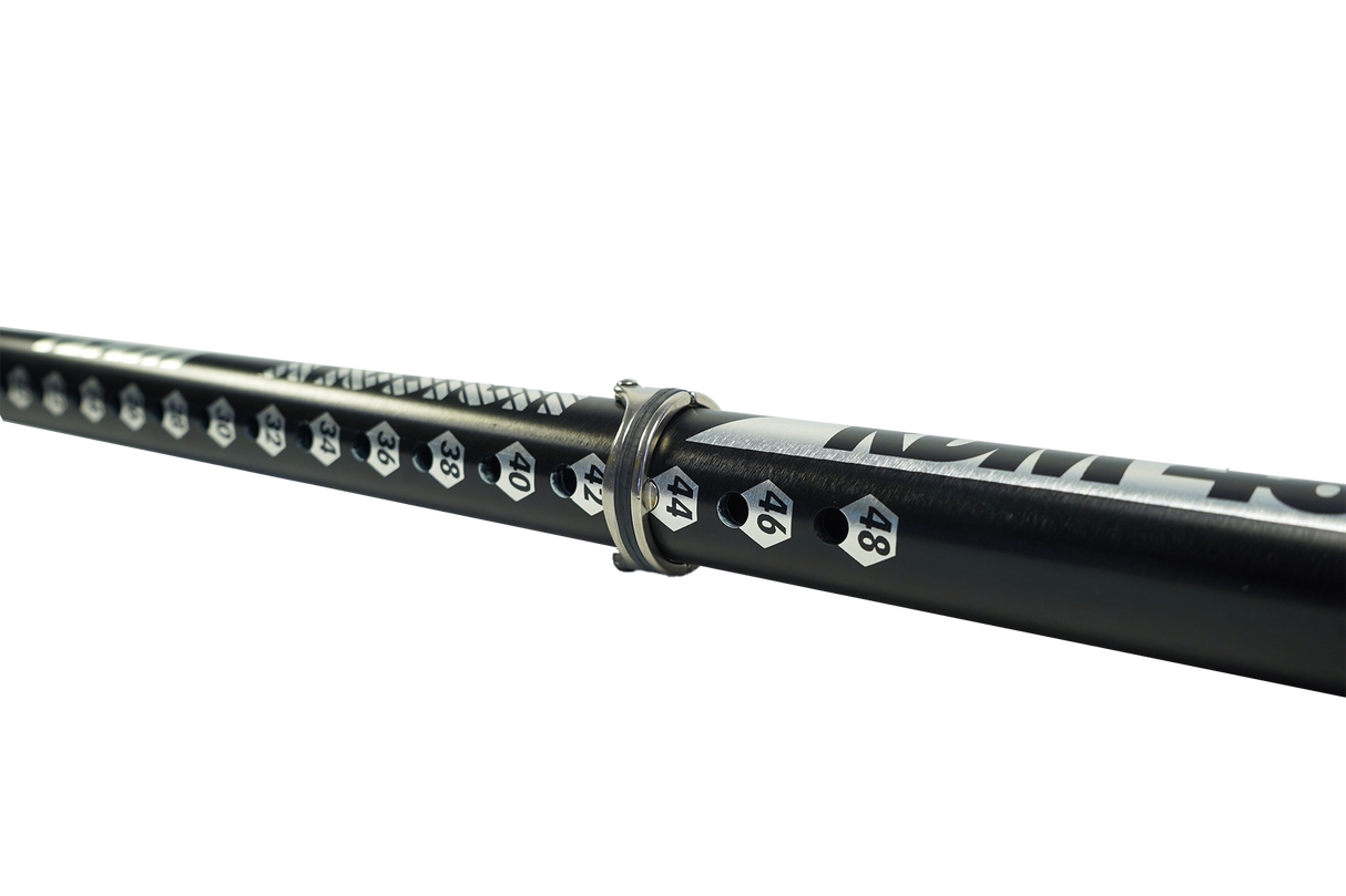 GA Extension PRO Alu LTD MTE 2026 schwarze Aluminium-Extensionschiene mit Befestigungselementen, Seitenansicht