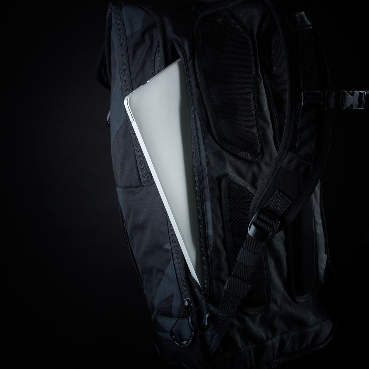 ION Collision Vest Element Side Zip 2026 schwarz mit Seitennreißverschluss, Frontalansicht