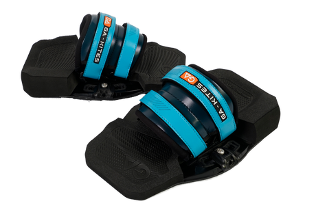 GA Kiteboard Footpad Fußstrap Set 2026, schwarz mit blauem Strap, Draufsicht auf Paar Bindungen