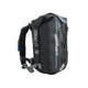 OverBoard wasserdichter Rucksack Classic 20 Liter in Schwarz, seitliche Ansicht mit Schultergurten und Tragegriffen