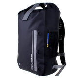 OverBoard wasserdichter Rucksack 30L in Schwarz mit reflektierendem Streifen, Fronttasche und gepolsterten Schultergurten, Frontalansicht