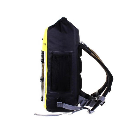 OverBoard wasserdichter Rucksack Pro 20L in Schwarz-Gelb, Seitenansicht, mit Rollverschluss und gepolsterten Trägern