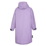 Mystic Poncho Explore Lila Regencape mit Kapuze, Rückansicht, wasserabweisender Stoff mit dunklen Ärmelbündchen