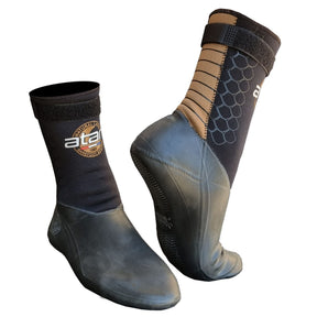 Atan Mistral Boot 3mm Neopren-Tauchschuh in Schwarz und Braun, Frontal- und Seitenansicht