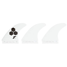 FUTURES Thruster Fin Set Al Merrick Thermotech weiß mit Hexagon-Design, drei Flossen Frontalansicht