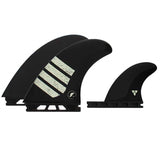 Futures Twin Tri Fin Set T1 Alpha schwarze Surfflossen mit weißen Streifen, Frontansicht