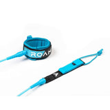 ROAM Surfboard Leash Comp in Blau mit Knöchelmanschette und Verbindungskabel, Frontalansicht