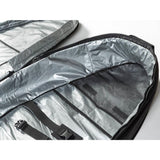 ROAM Boardbag Surfboard Coffin Doppel Triple, Schwarz, geöffnet mit silberner Polsterung, Detailansicht Innenraum
