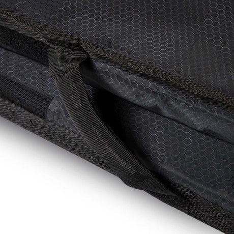ROAM Boardbag Doppel Short schwarz mit Wabenmuster und Tragegriffen, Detailansicht