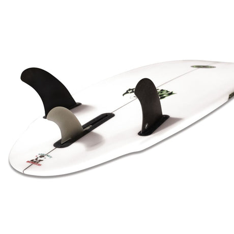 Futures Single Fin Lost Trailer Surfboard mit weißem Deck, schwarzen Flossen und Finbox, Seitenansicht