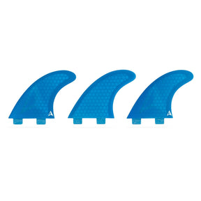 Roam Thruster Fin Set Allround blau, drei FCS Flossen mit strukturierter Oberfläche von vorne