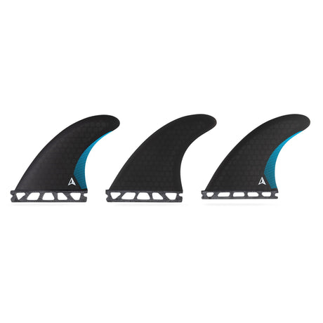Roam Thruster Fin Set Performer schwarz mit blauem Akzent, drei Flossen mit Futures-Boxen, Frontansicht