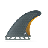 Roam Thruster Fin Set Performer Futures graue Flosse mit gelbem Streifen und Wabenmuster, Seitenansicht