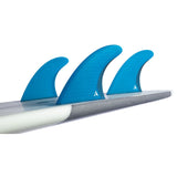 Roam Thruster Fin Set Performer blau mit weißem Base, drei Flossen für Futures Box, Seitenansicht