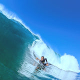Flood Usurper Bodyboard Rot Orange, Surfer in Welle, Actionaufnahme im Meer