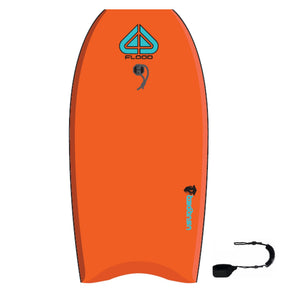 Flood Usurper Bodyboard orange mit Pik-Logo, Frontalansicht mit Leash
