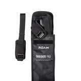 ROAM Pickup Tailgate Pad schwarzes Schutzpad aus Nylon mit Gurten und Befestigungszubehör, Frontansicht der Verpackung