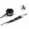 Roam Surfboard ECO Leash aus recyceltem Material in Schwarz, Manschette und Verbindungskabel sichtbar