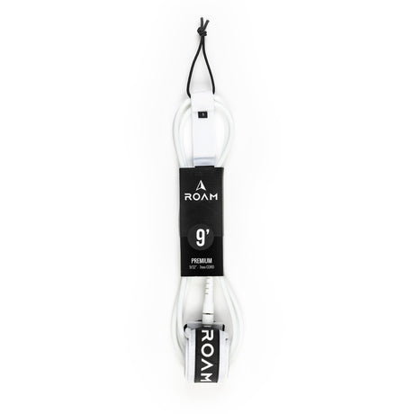 Roam Surfboard Leash Premium 9' weiß mit schwarzem ROAM-Logo, Draufsicht auf vollständige Leine mit Manschetten