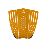 Roam Footpad Deck Grip Traction Comp Pad in Goldgelb mit strukturierter Oberfläche und weißen Noppen, Draufsicht