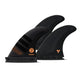 Futures Thruster Fin Set JJ Florence Alpha, schwarze Surfflossen mit orangen Logos, Seitenansicht